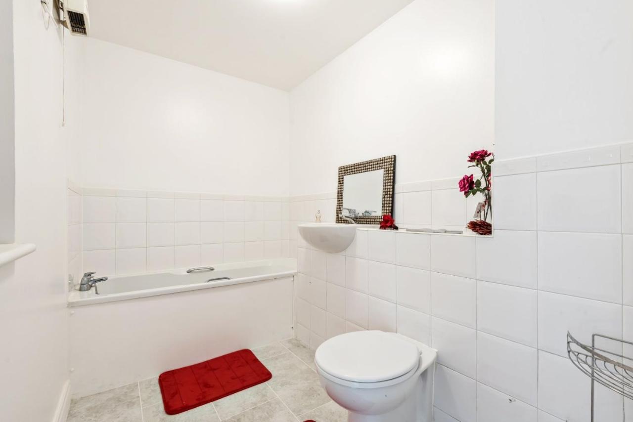 2 Bed Flat, Dedicated Workspace, Parking, 4Ktv 런던 외부 사진