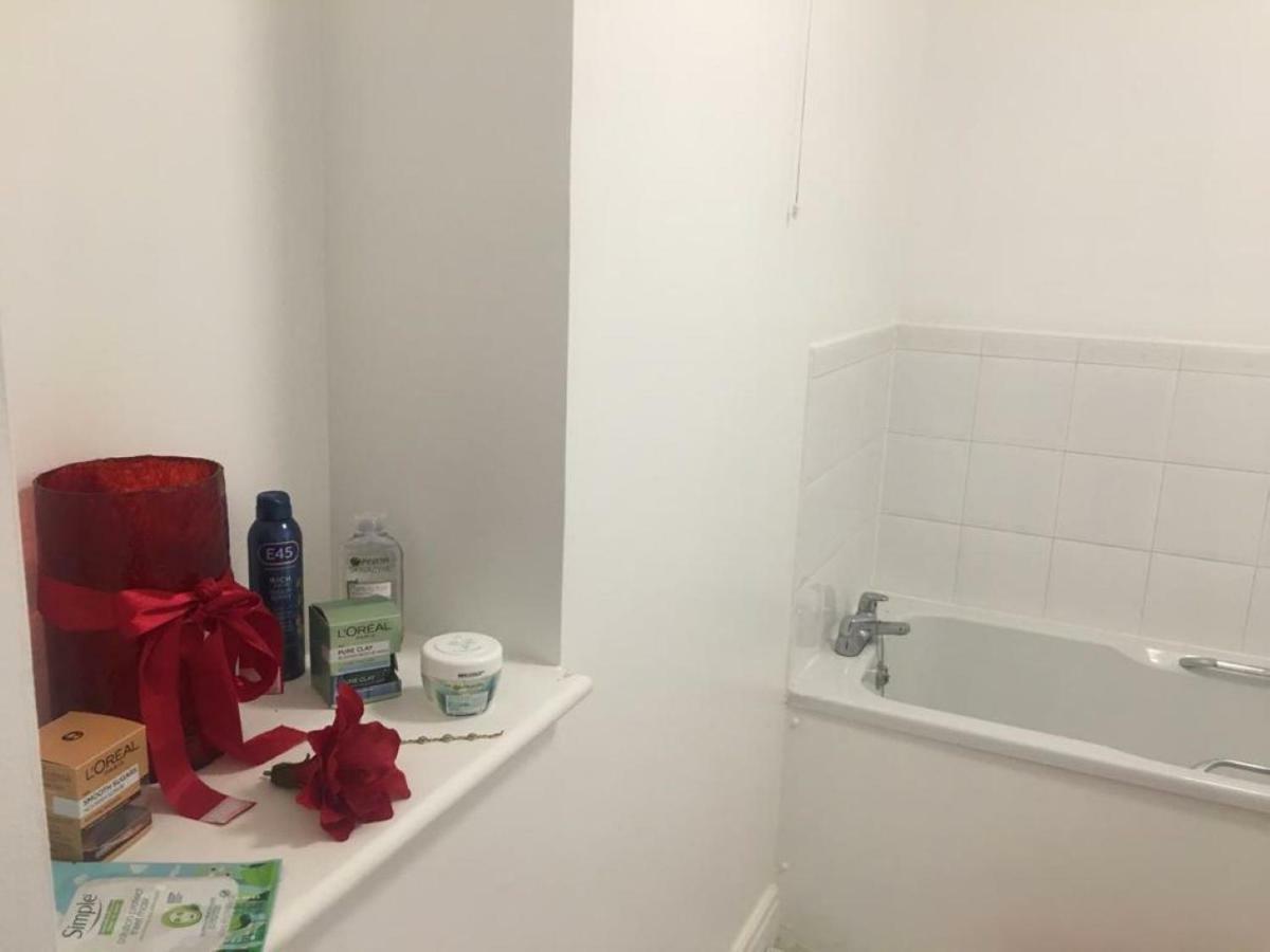 2 Bed Flat, Dedicated Workspace, Parking, 4Ktv 런던 외부 사진